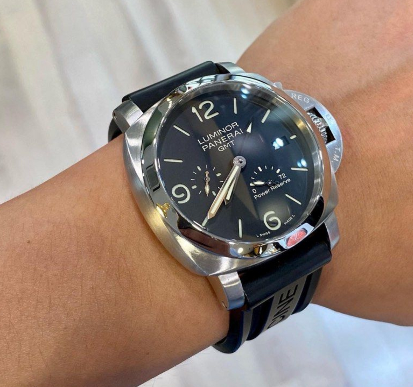 Panerai Luminor 1950 3 Days GMT Power Reserve PAM 00321